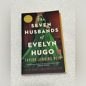 The Seven Husbands of Evelyn Hugo Taylor Jenkins Reid Paperback Book